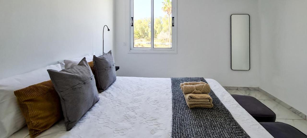 Phaedrus Living - Seaside Executive Flat Harbour 206 Paphos