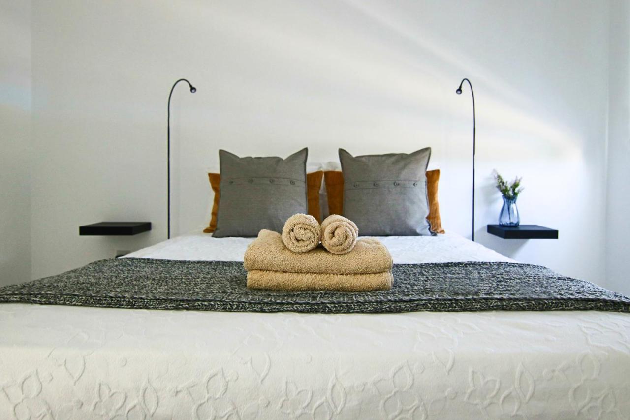 Phaedrus Living - Seaside Executive Flat Harbour 206 *
