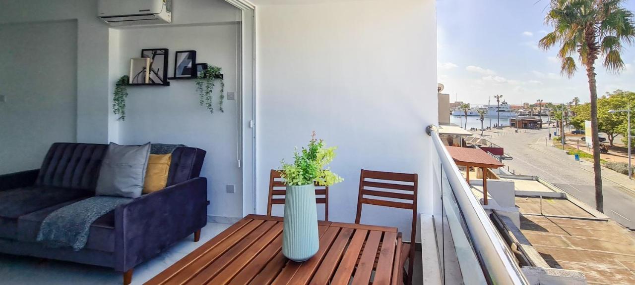 Phaedrus Living - Seaside Executive Flat Harbour 206