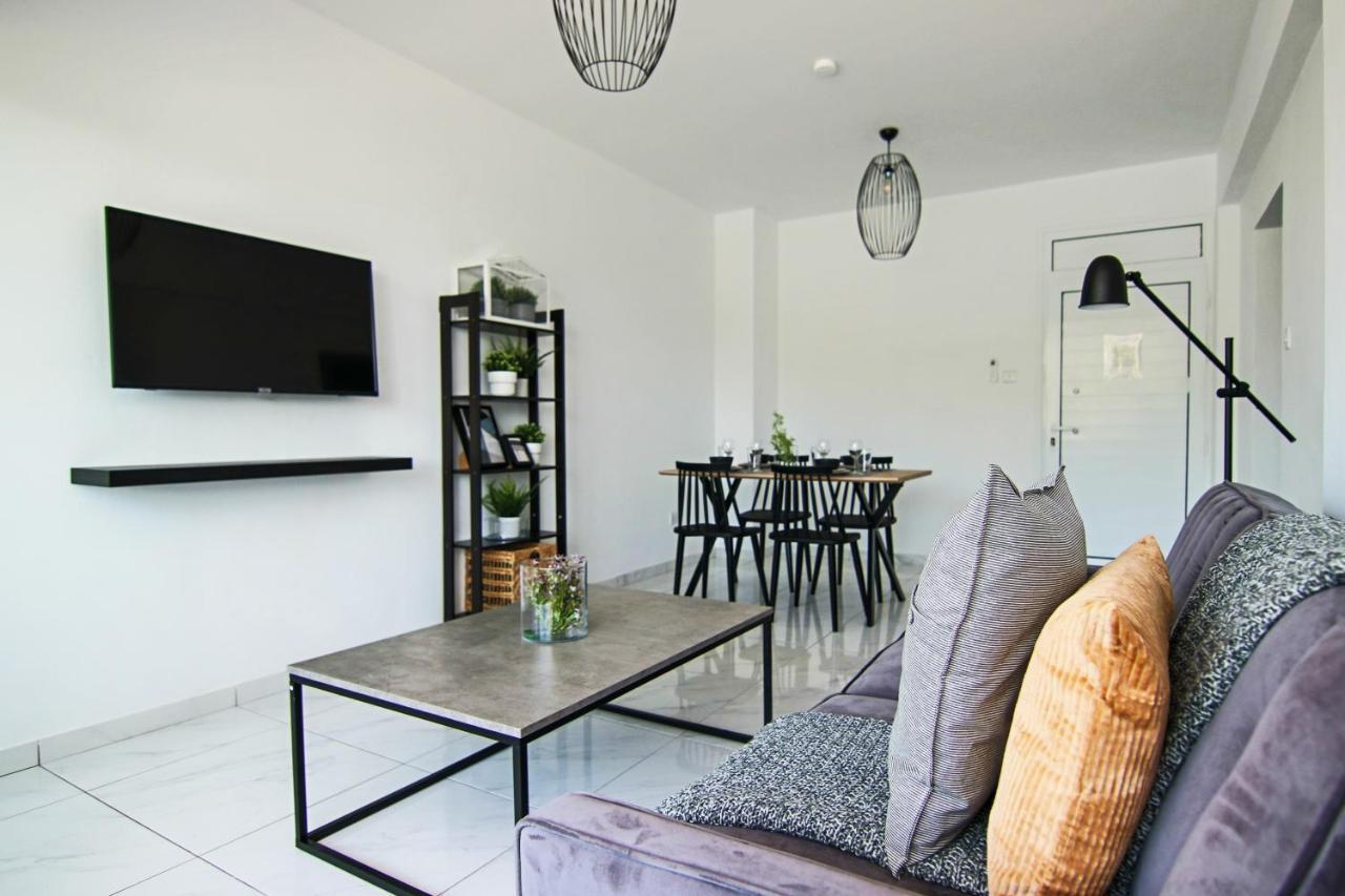 Phaedrus Living - Seaside Executive Flat Harbour 206 * Pafos