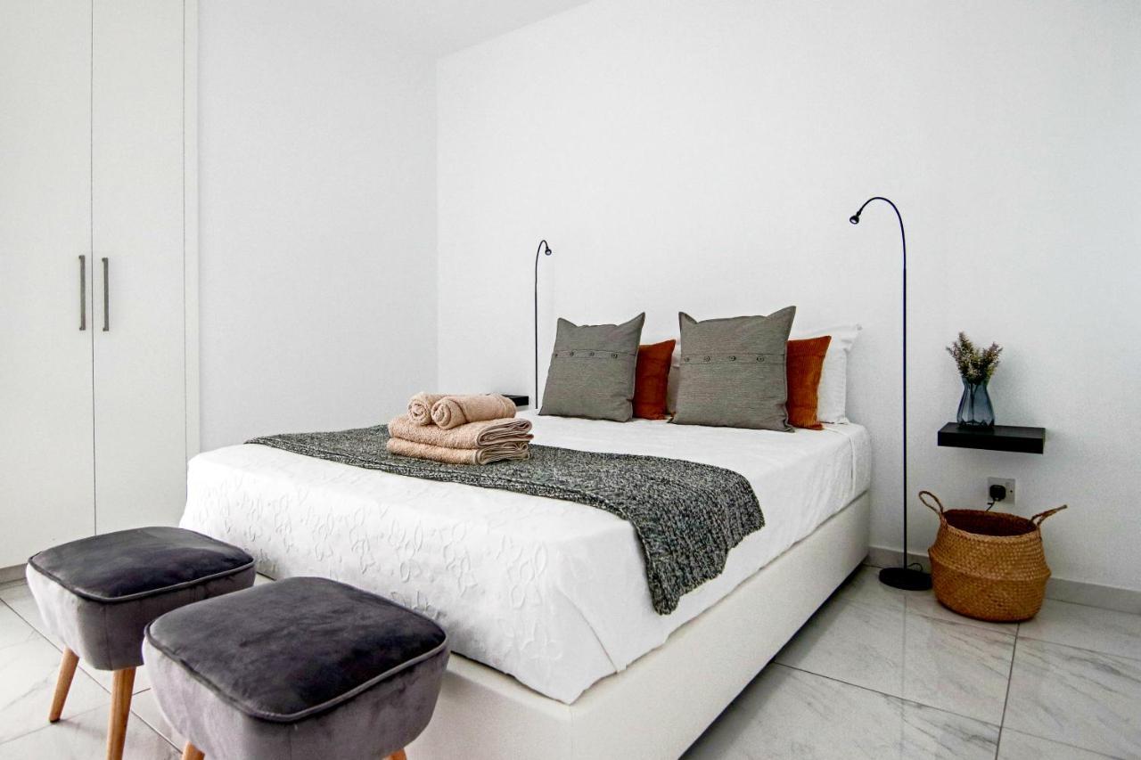 Phaedrus Living - Seaside Executive Flat Harbour 206 *